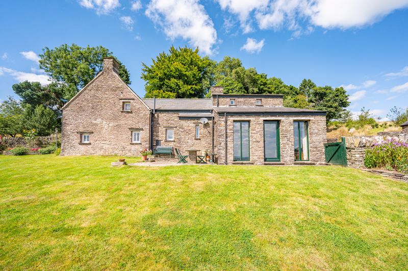 Side Elevation- click for photo gallery